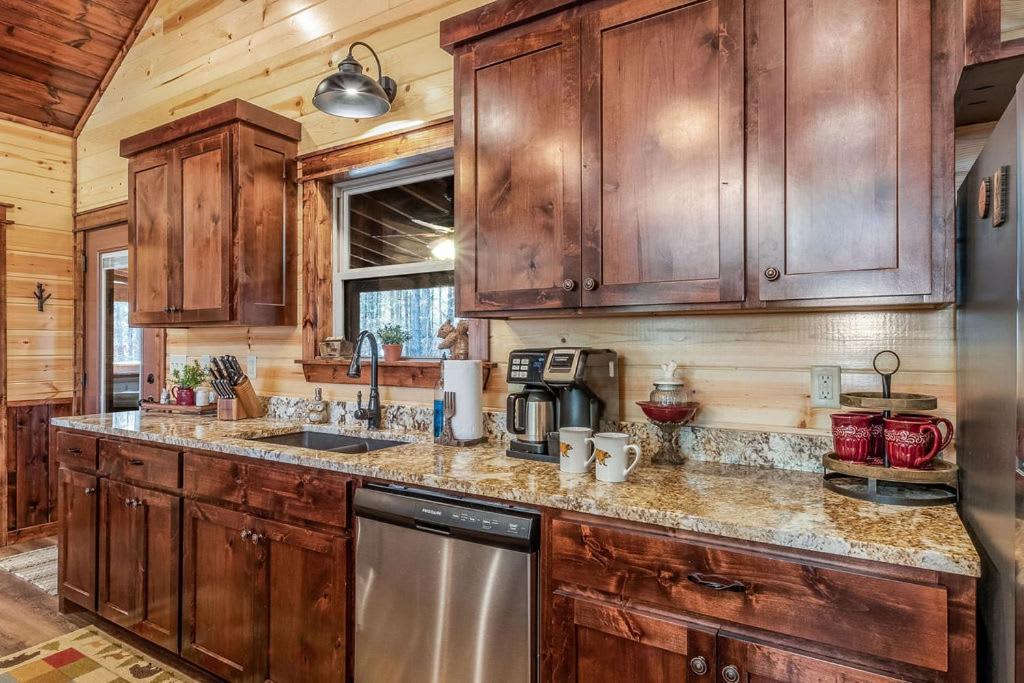 Large Luxury 2Br Cabin W Hot Tub Double Trouble Was Designed For Fun Comfort And Memories Minutes From Buzzling Hochatown And Beautiful Beaver Bend State Park Broken Bow Buitenkant foto