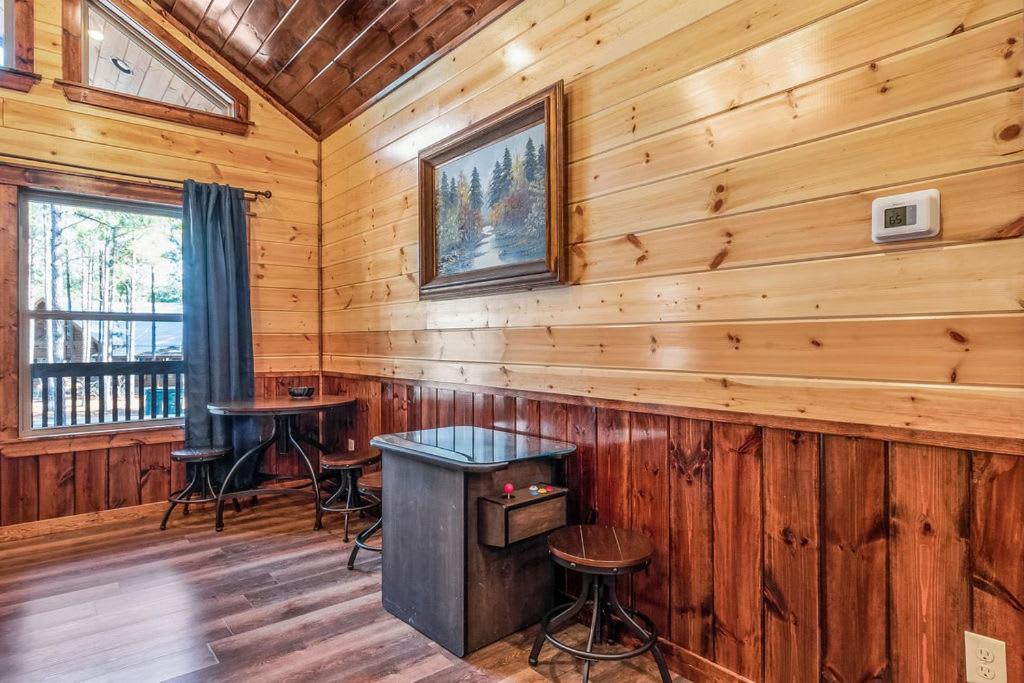 Large Luxury 2Br Cabin W Hot Tub Double Trouble Was Designed For Fun Comfort And Memories Minutes From Buzzling Hochatown And Beautiful Beaver Bend State Park Broken Bow Buitenkant foto