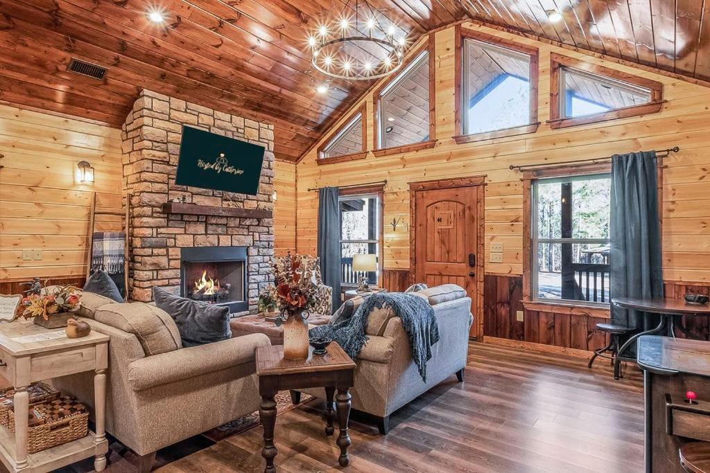 Large Luxury 2Br Cabin W Hot Tub Double Trouble Was Designed For Fun Comfort And Memories Minutes From Buzzling Hochatown And Beautiful Beaver Bend State Park Broken Bow Buitenkant foto