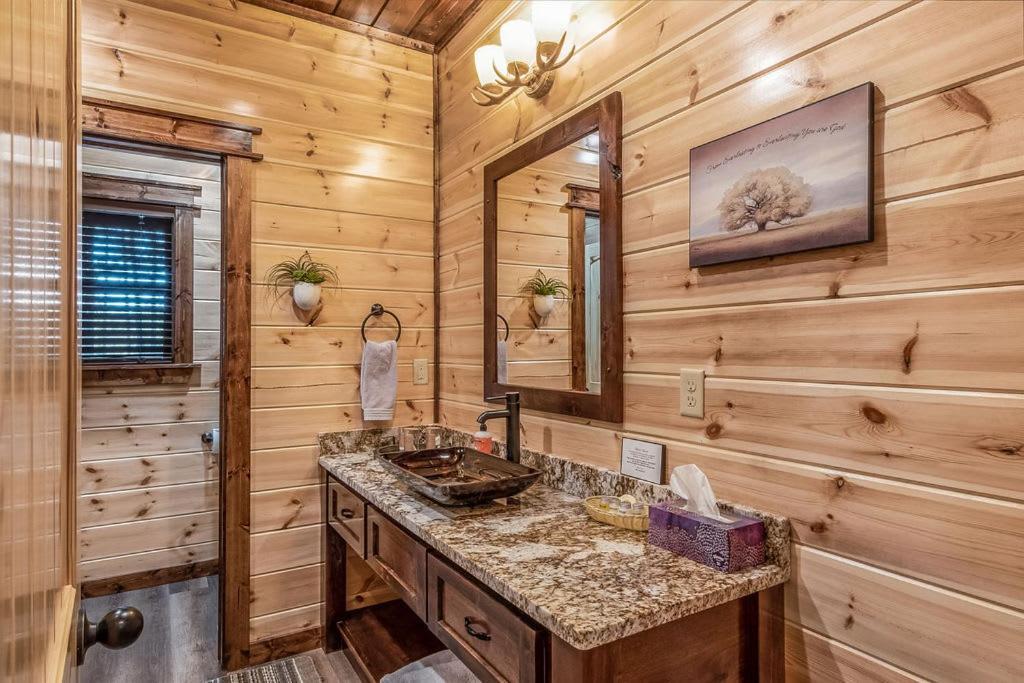Large Luxury 2Br Cabin W Hot Tub Double Trouble Was Designed For Fun Comfort And Memories Minutes From Buzzling Hochatown And Beautiful Beaver Bend State Park Broken Bow Buitenkant foto
