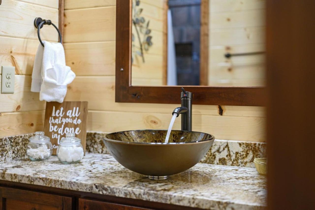 Large Luxury 2Br Cabin W Hot Tub Double Trouble Was Designed For Fun Comfort And Memories Minutes From Buzzling Hochatown And Beautiful Beaver Bend State Park Broken Bow Buitenkant foto